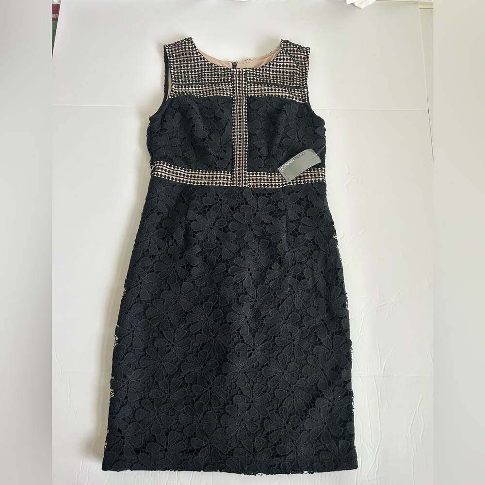 Donna Ricco New York lace dress size 8
Fully lined